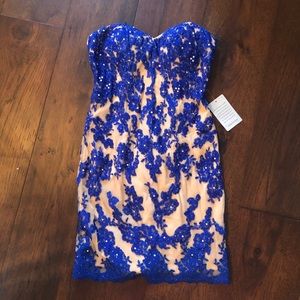 Lace Dress - Sweetheart Neckline